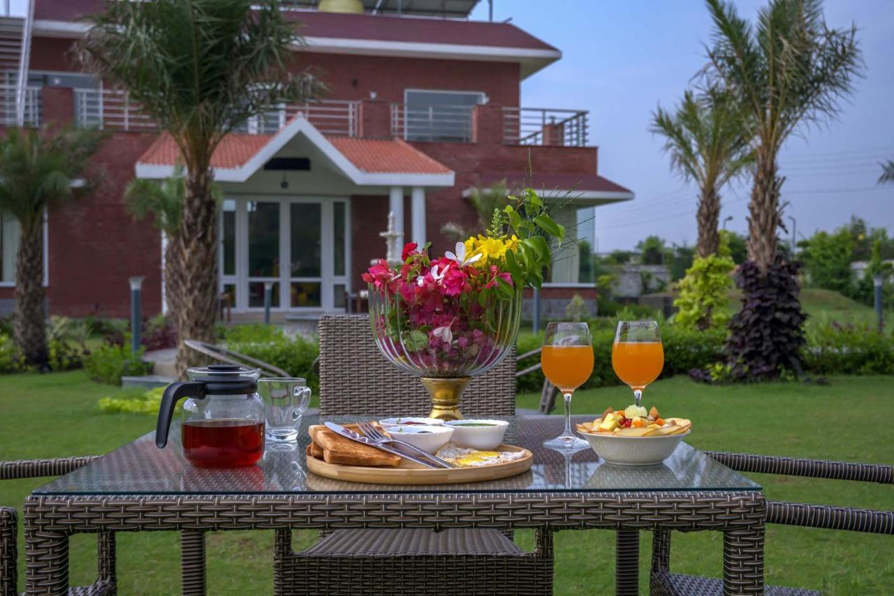 Stayvista At Hillside Paradise Dhauj 外观 照片